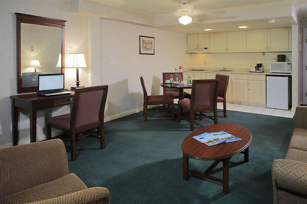 Harbour Towers Hotel & Suites Victoria Pokój zdjęcie